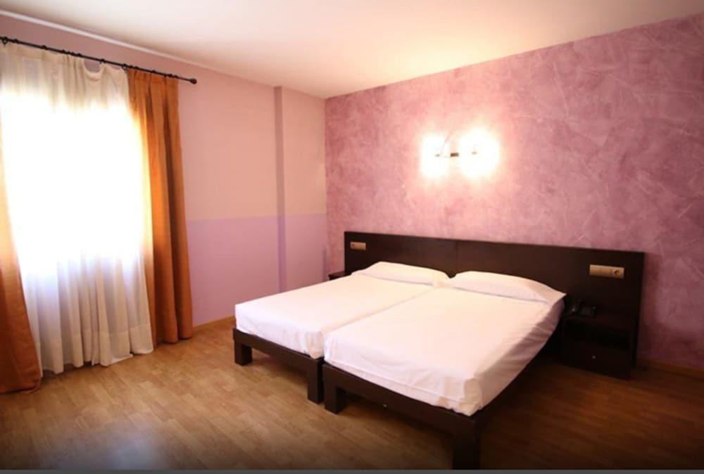 Hotel Alda 托尔德西拉斯 外观 照片